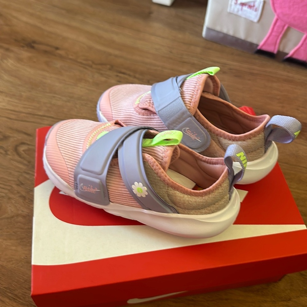 Nike flex advance sneaker